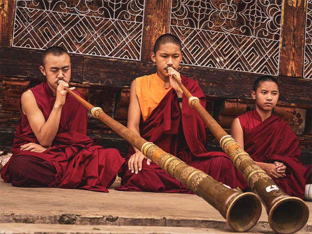 Pochhu Dumra monks
